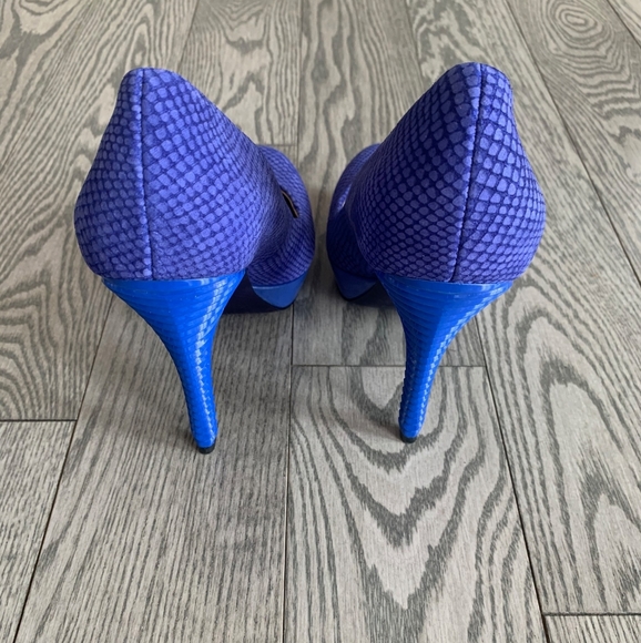 Beautiful Rachel Roy Blue Textured Pumps 😍💙 - Picture 3 of 9